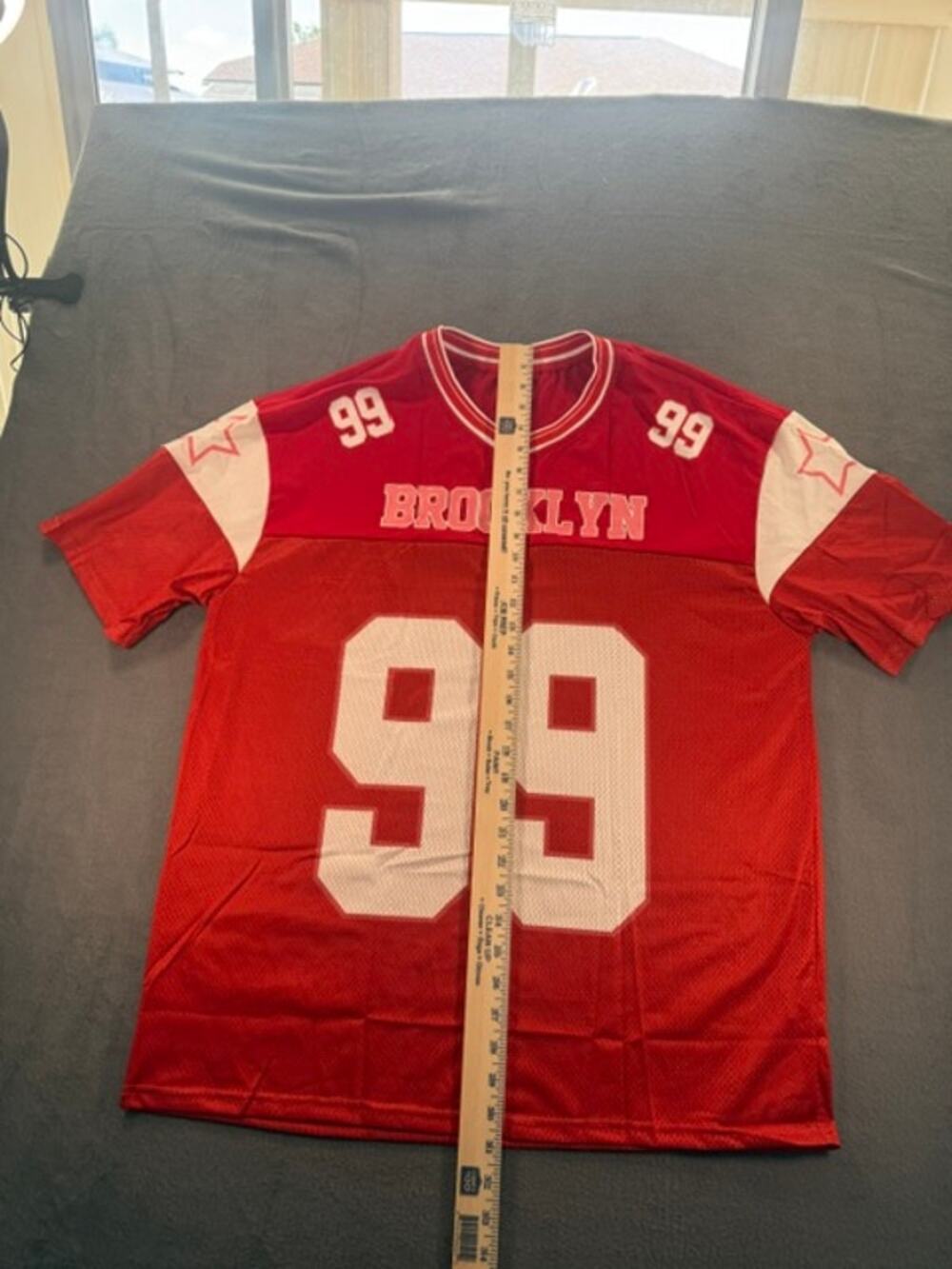 RED/WHITE BROOKLYN JERSEY 99 ( SIZE XL )